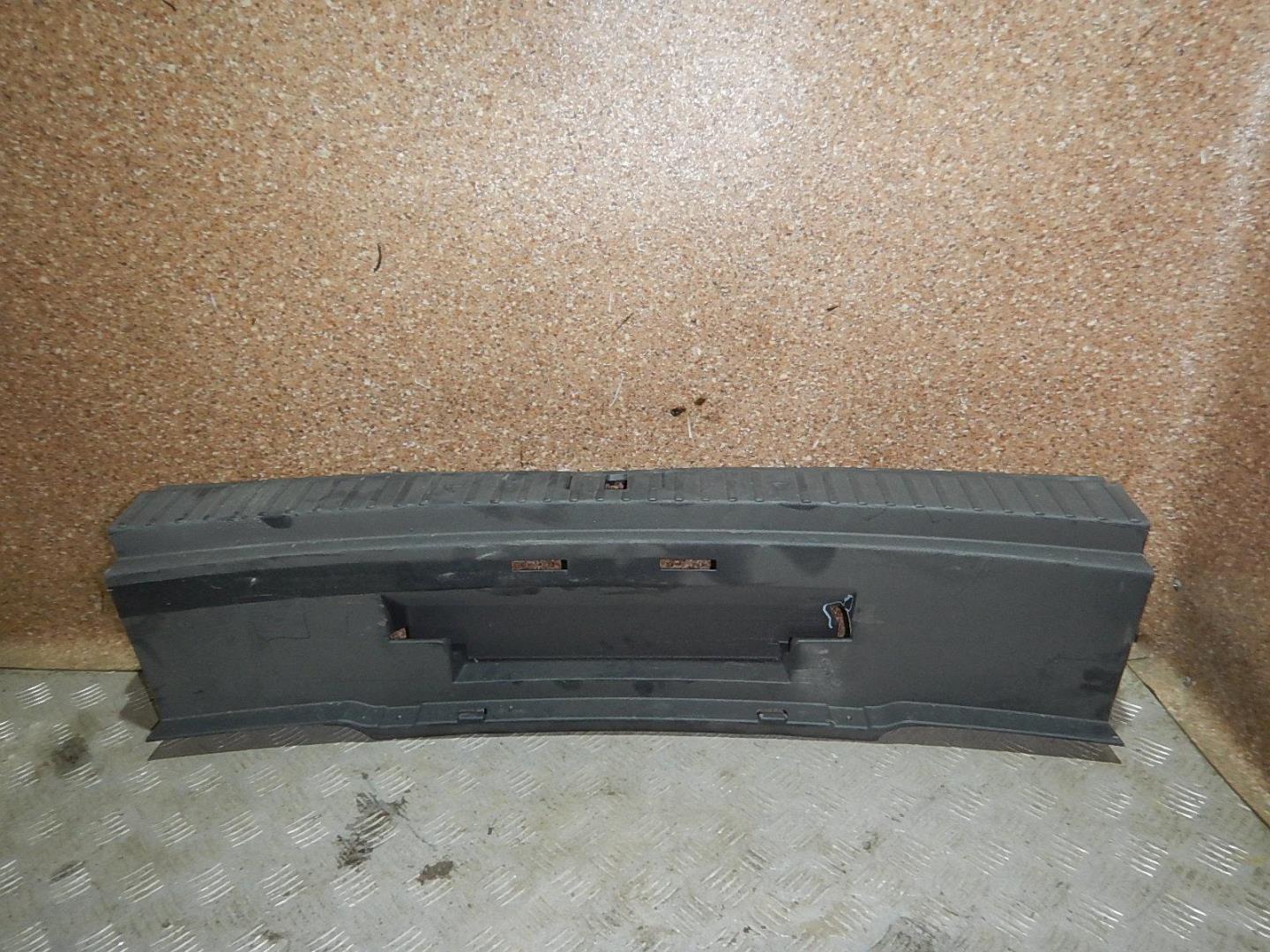 Обшивка багажника