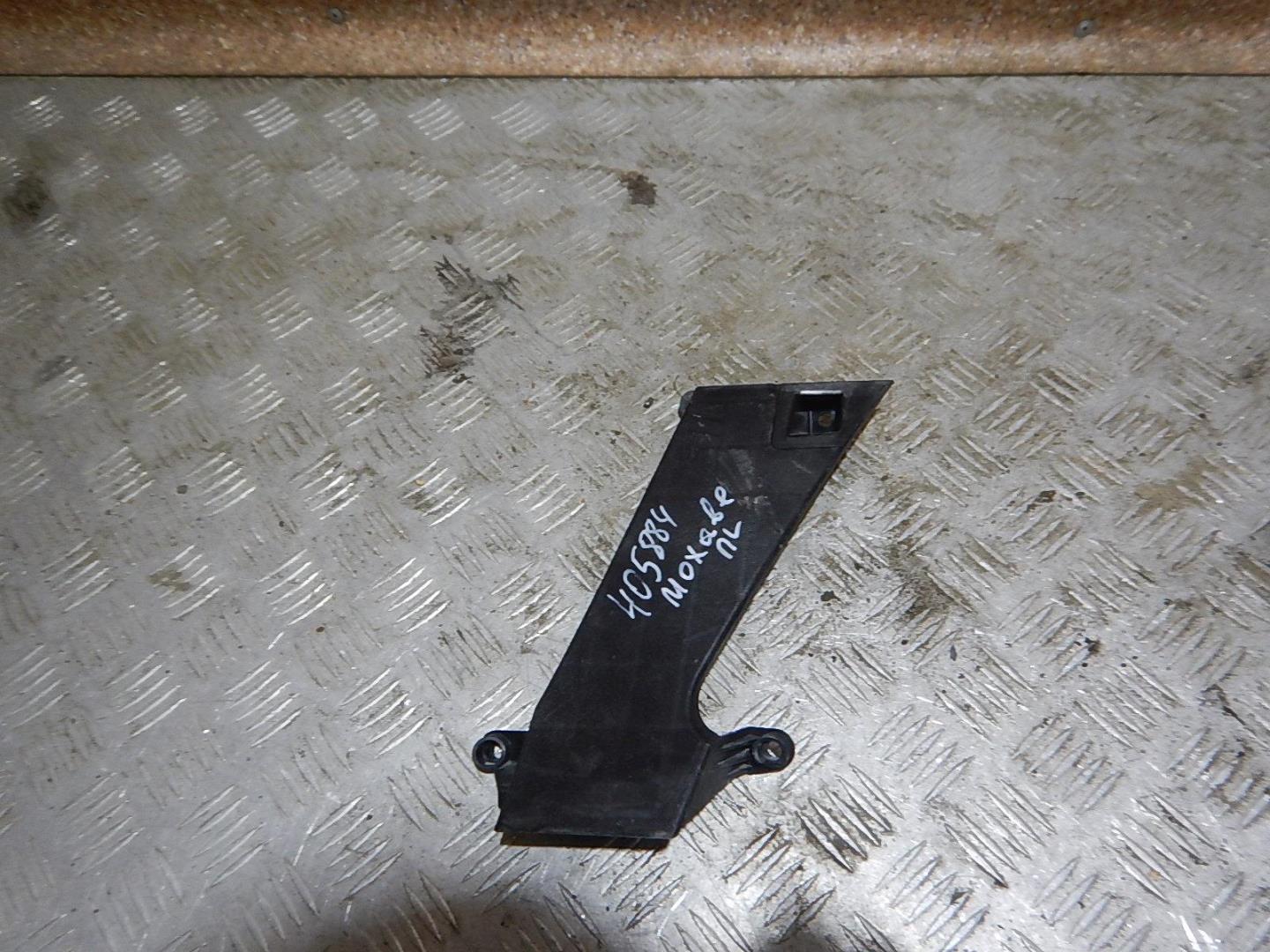 Кронштейн переднего бампера левый