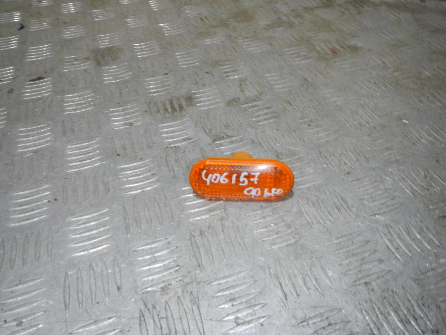 Повторитель на крыло желтый