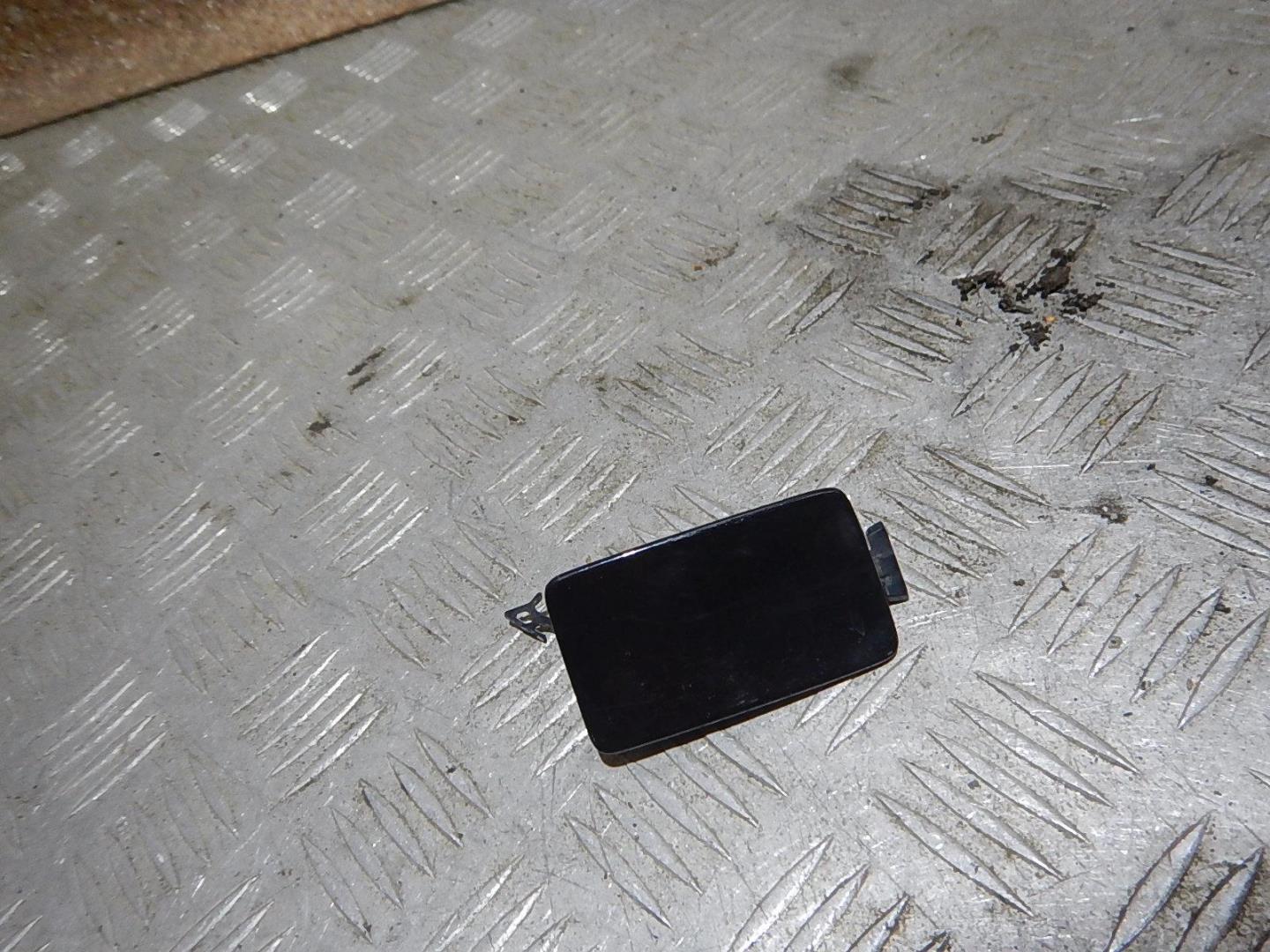 Заглушка буксировочного крюка