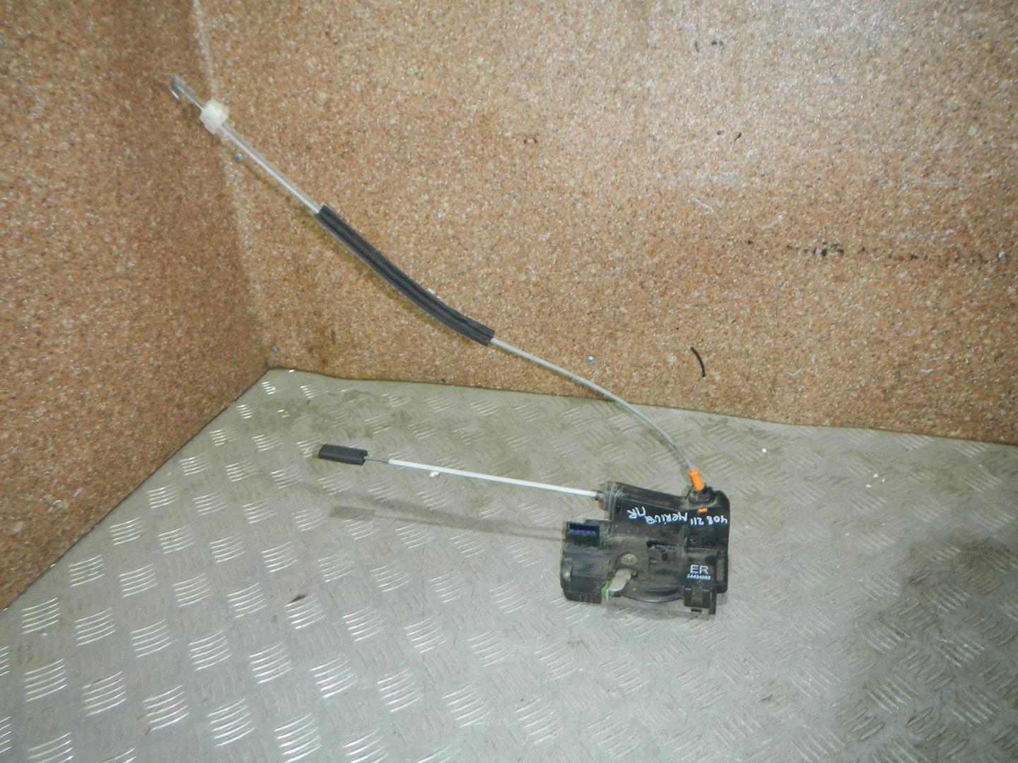 Замок двери передней правой