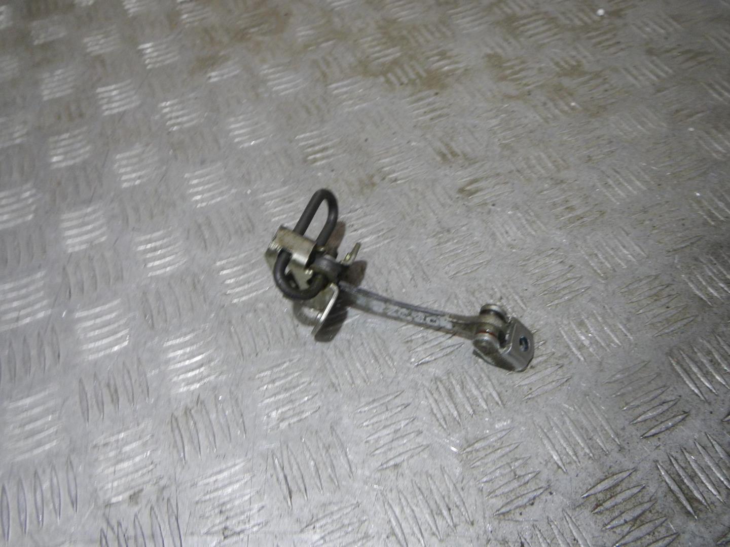 Ограничитель двери