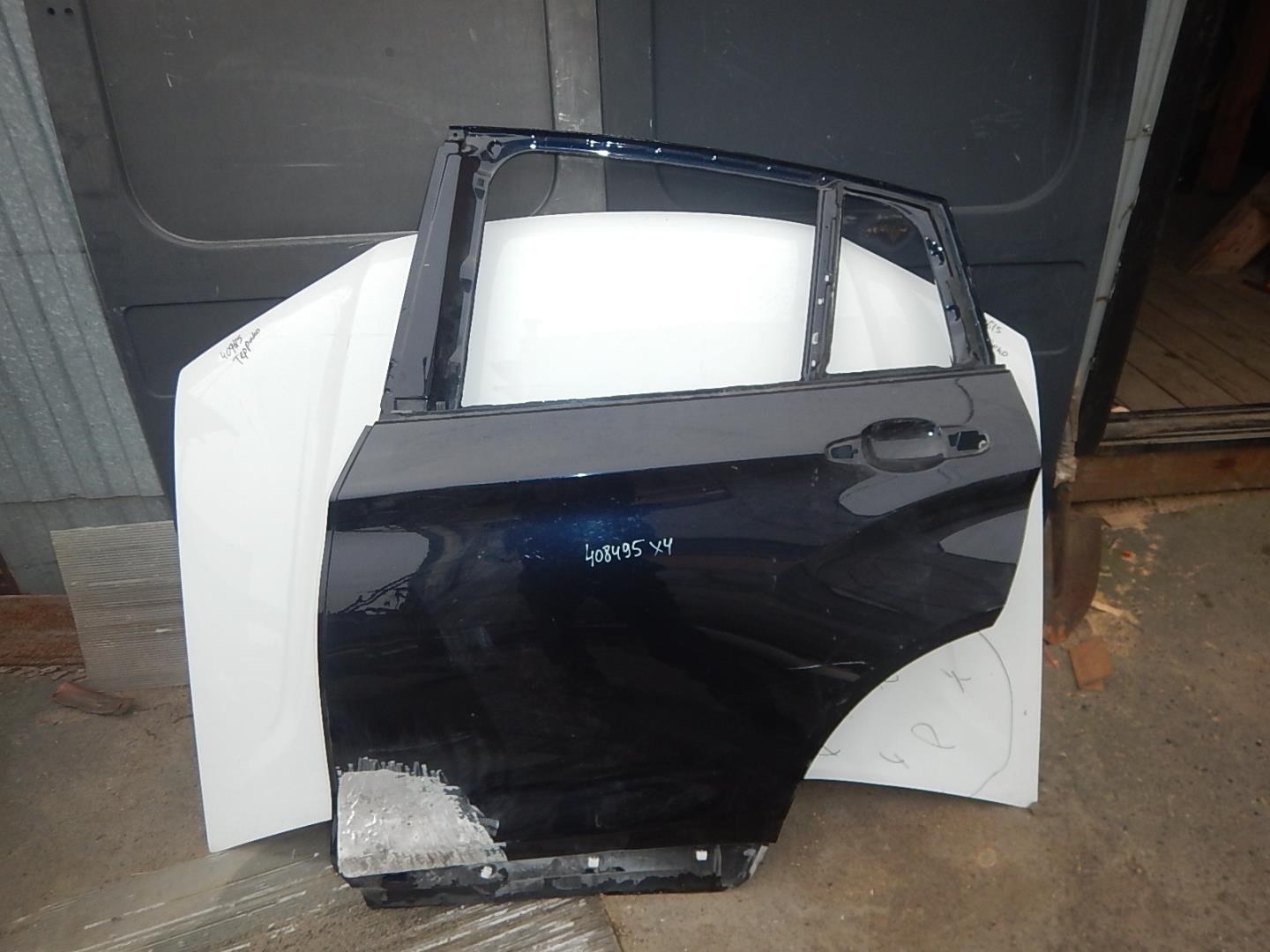Дверь задняя левая