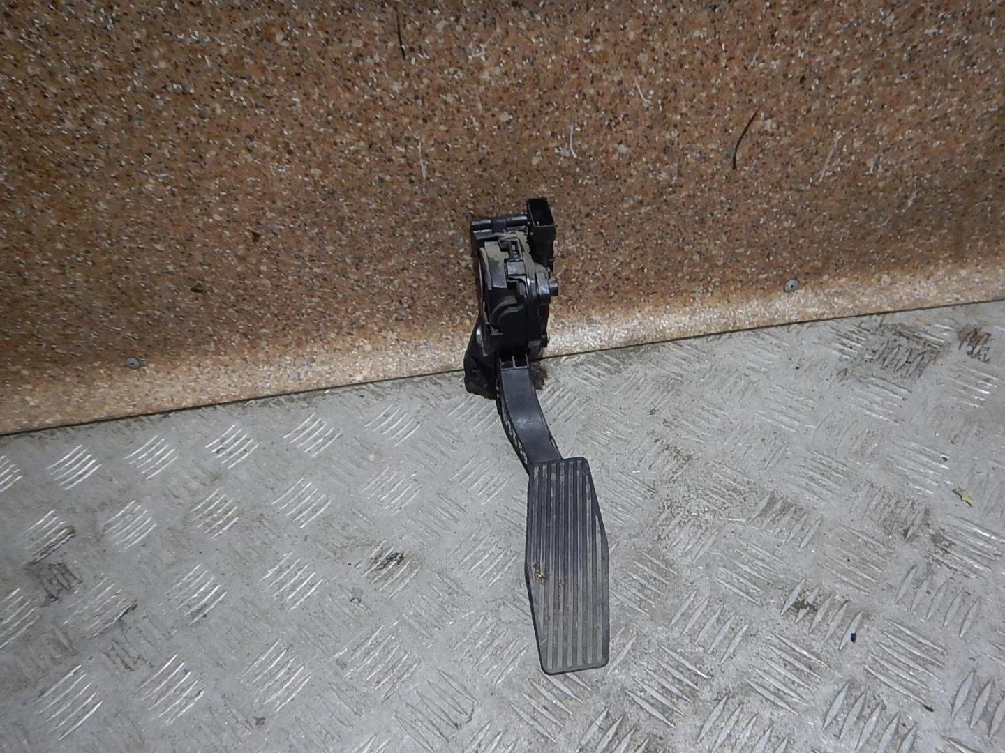 Педаль газа