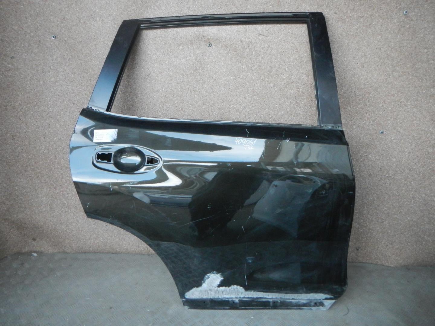 Дверь задняя правая