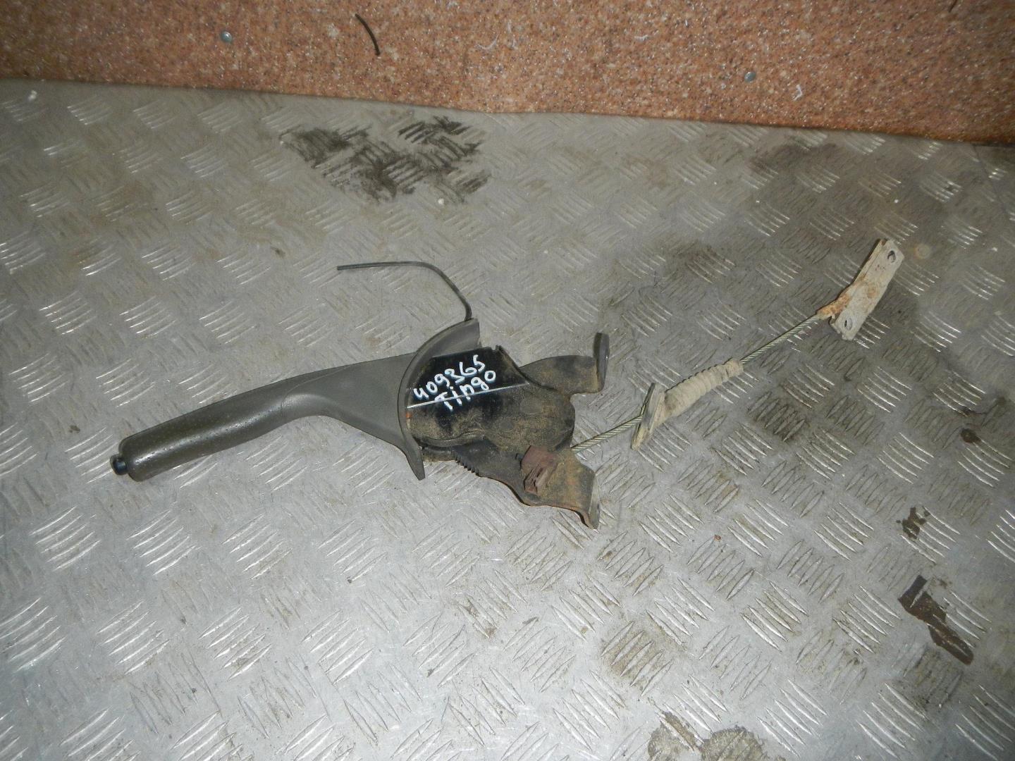 Рычаг стояночного тормоза