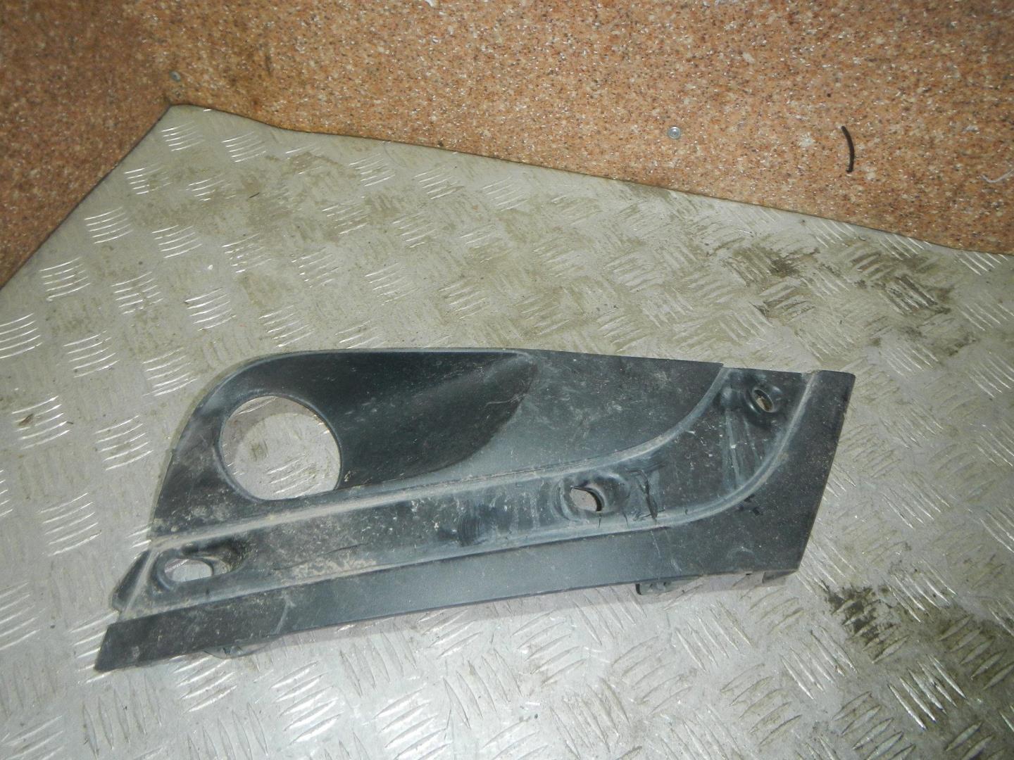 Решетка в бампер правая