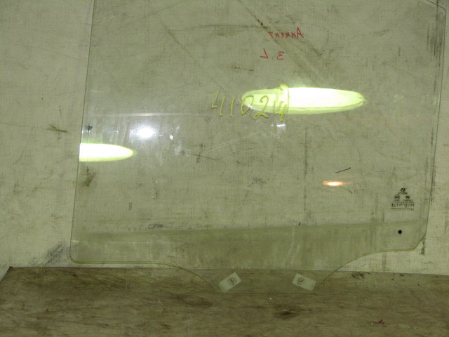 Стекло двери задней левой