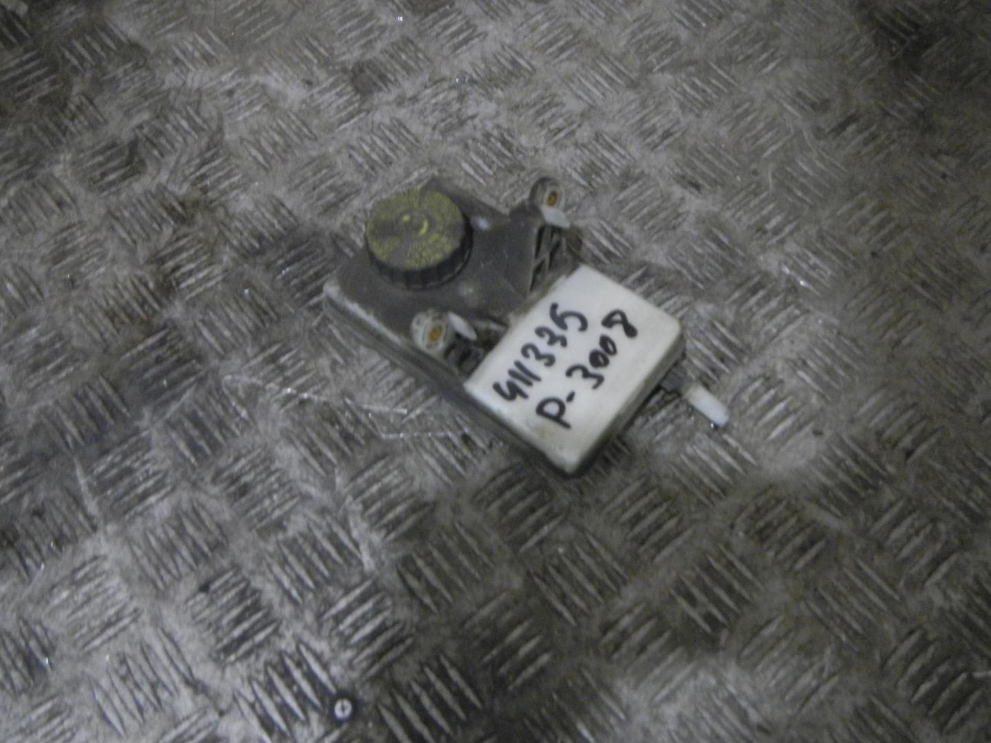 Бачок главного тормозного цилиндра