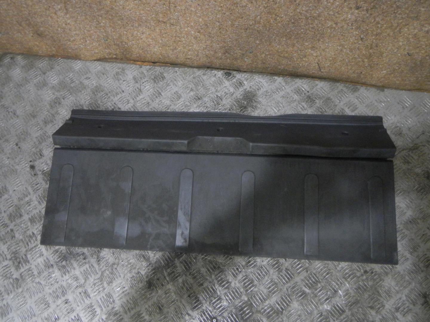 Пол багажника