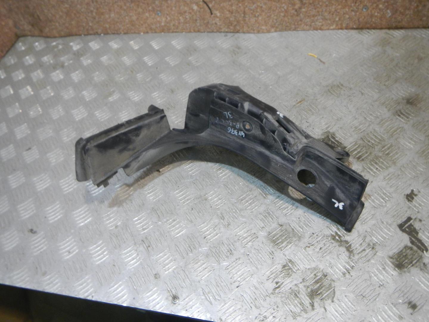 Кронштейн заднего бампера левый