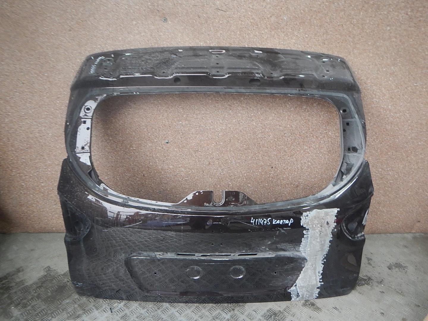 Дверь багажника