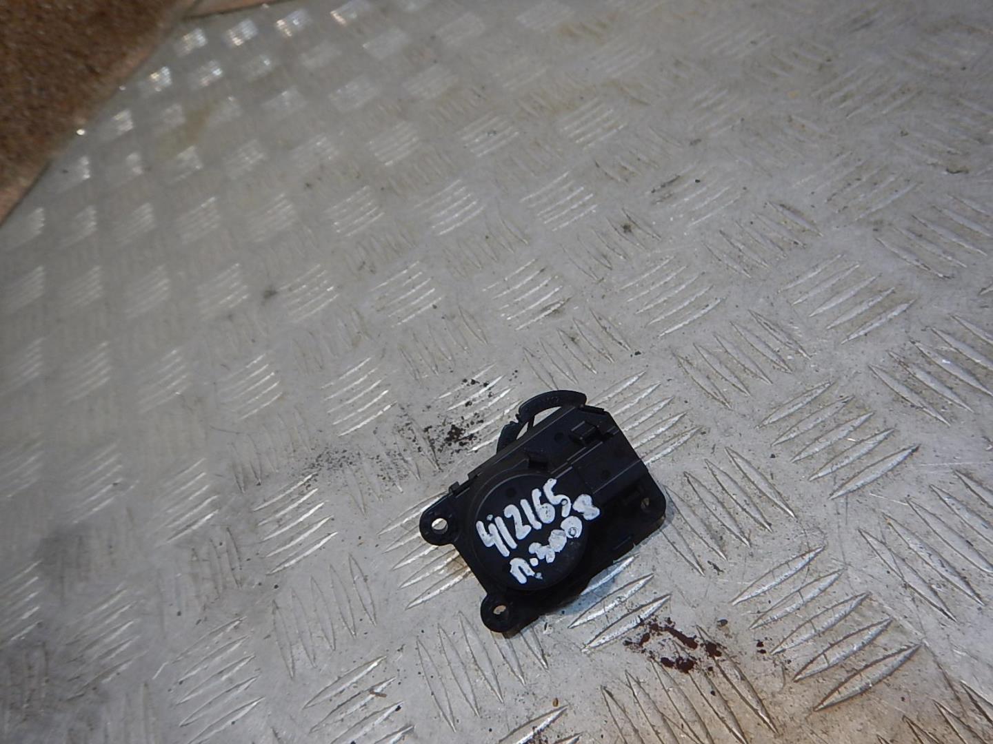 Моторчик заслонки печки