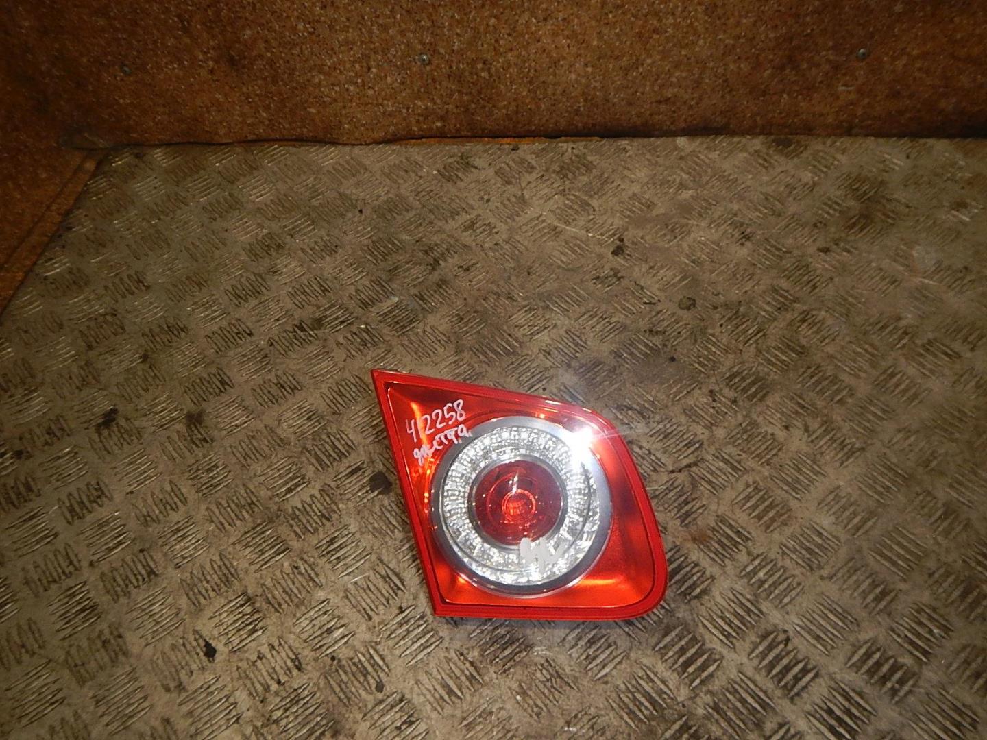 Фонарь задний внутренний левый