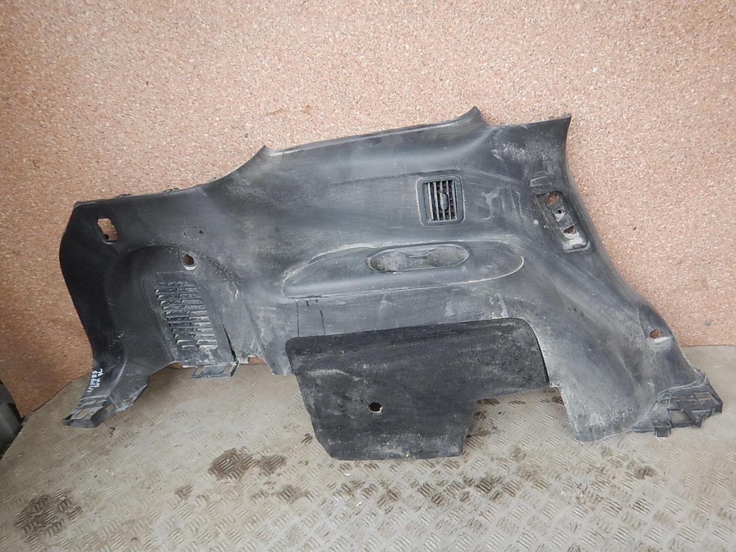 Обшивка багажника