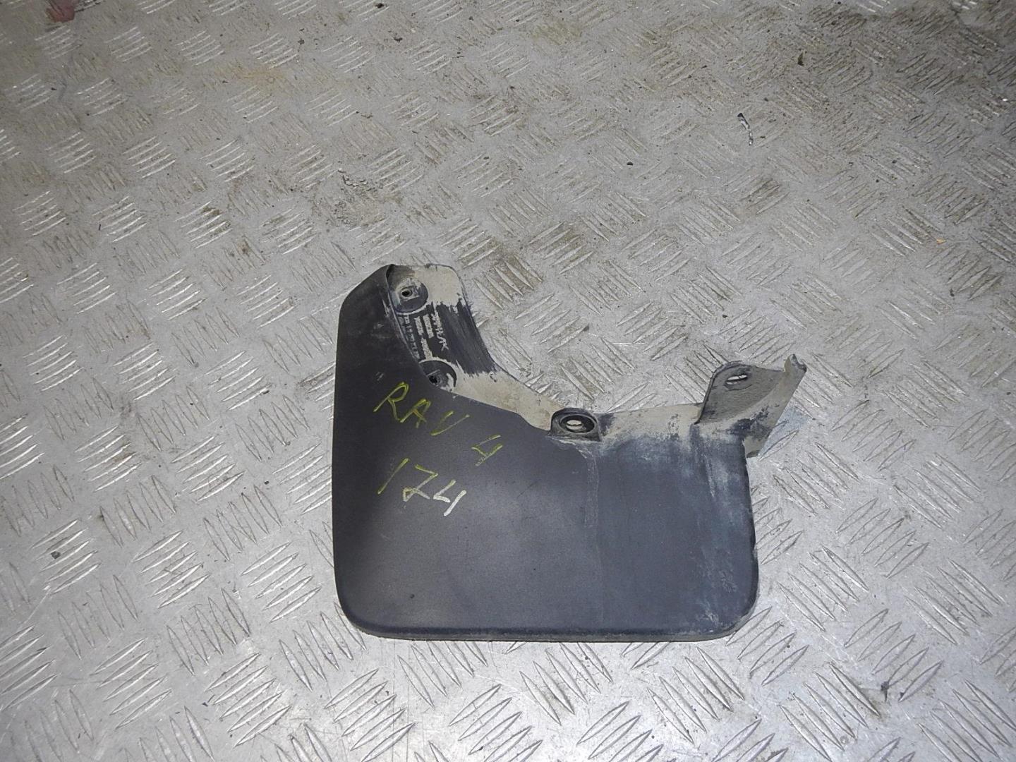 Брызговик задний левый