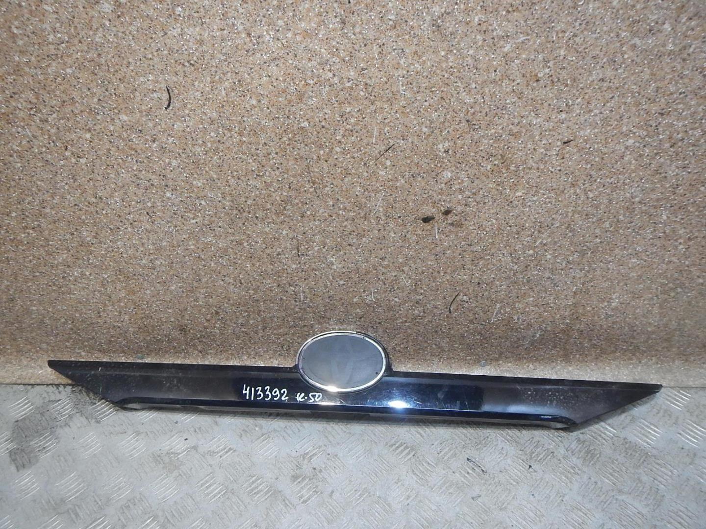 Накладка двери багажника