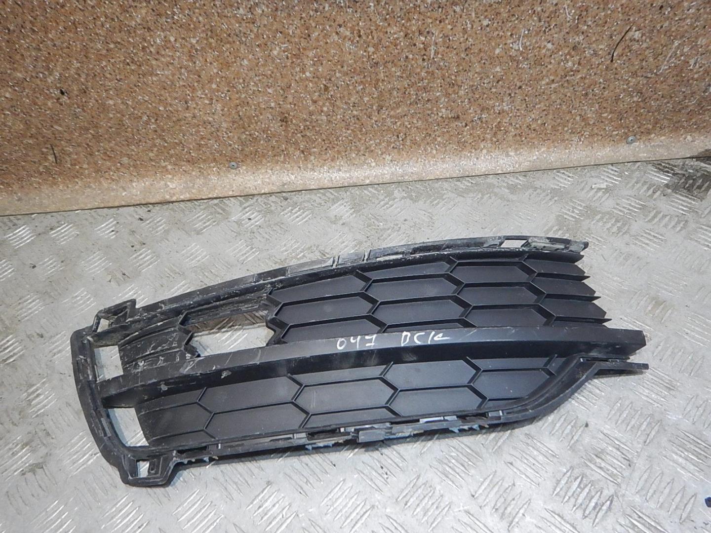 Решетка в бампер левая