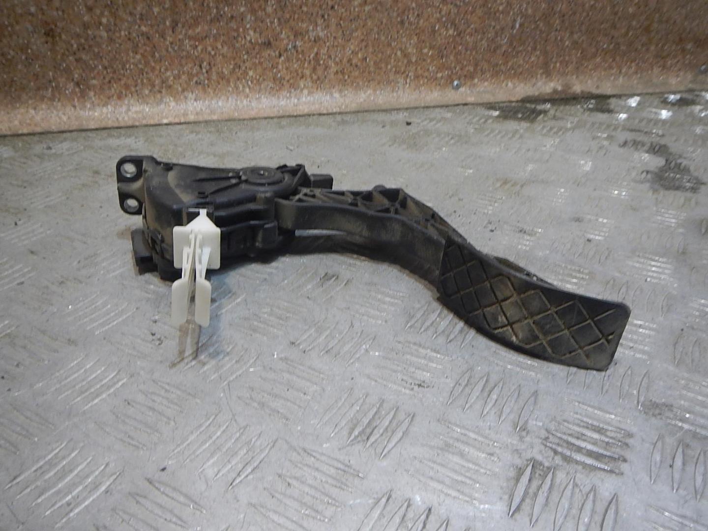 Педаль газа