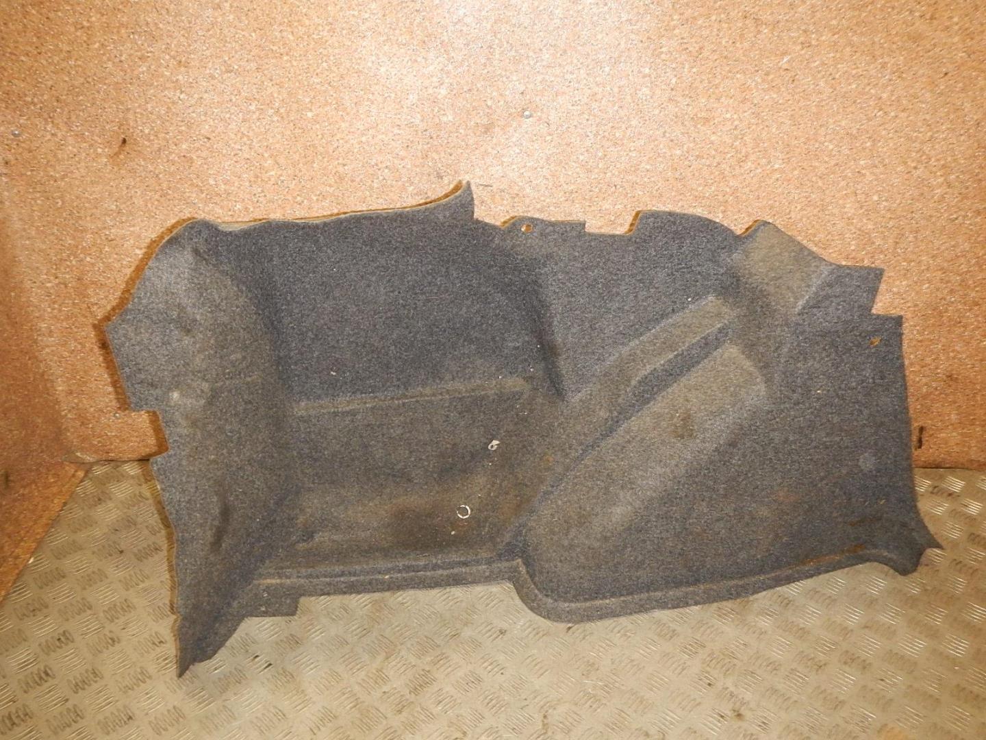 Обшивка багажника