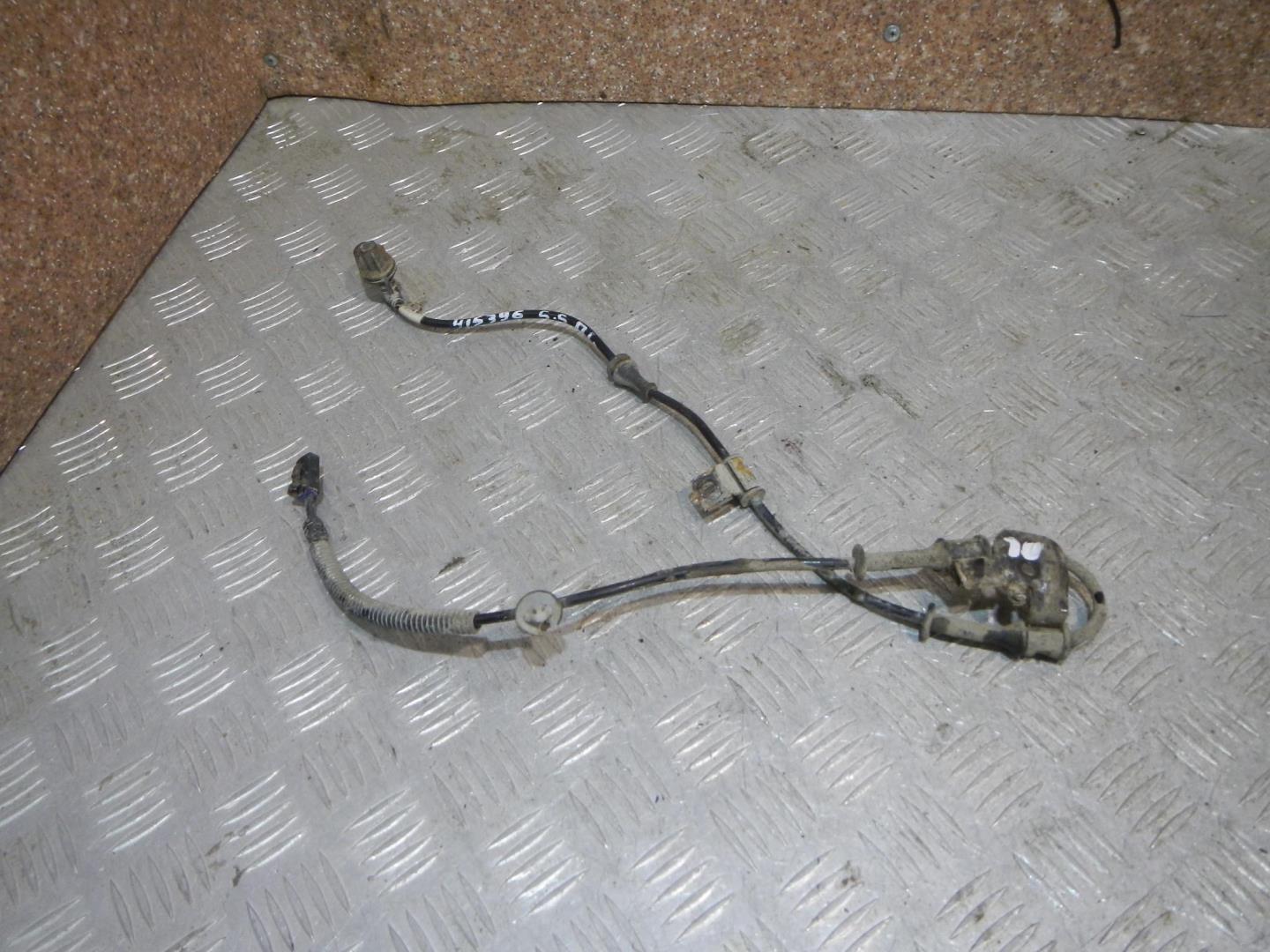 Датчик ABS передний левый