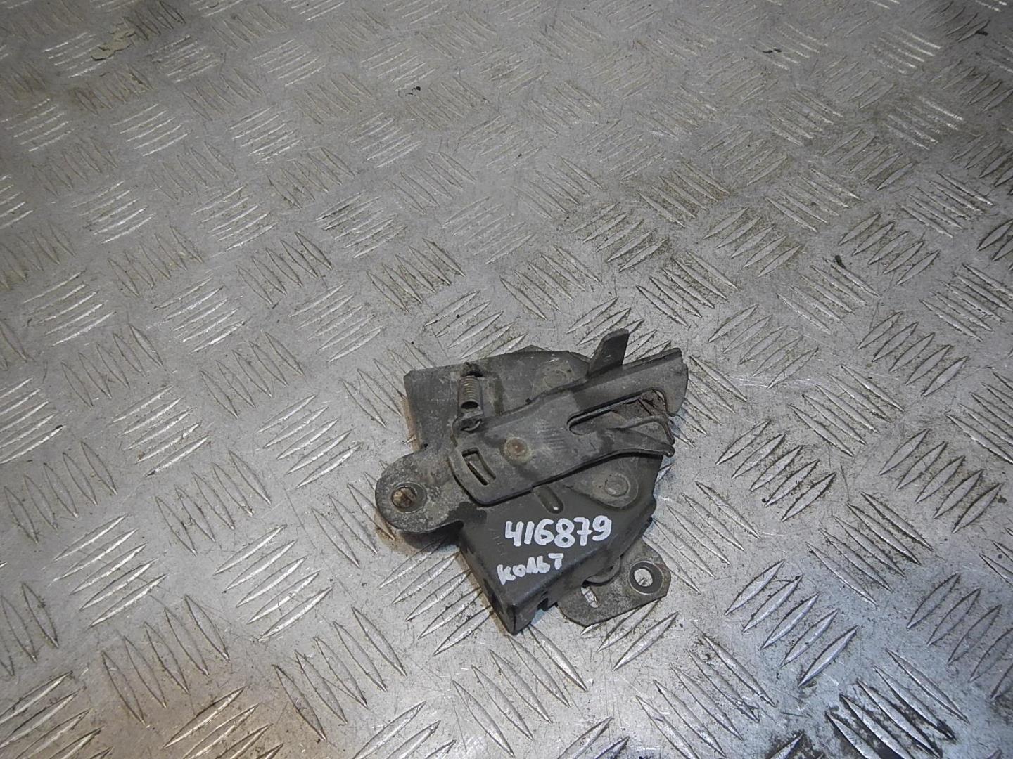 Замок капота