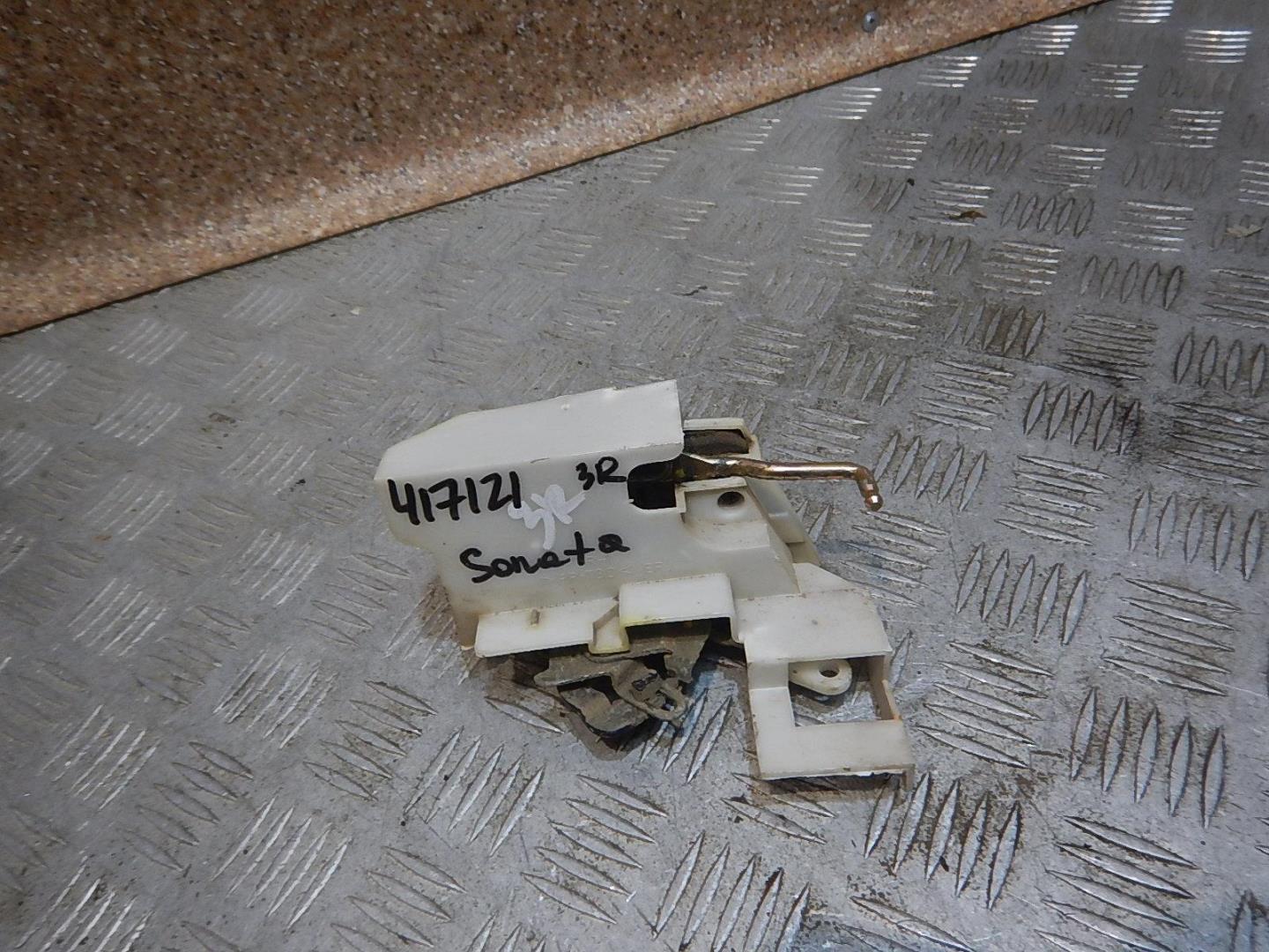 Замок двери задней правой