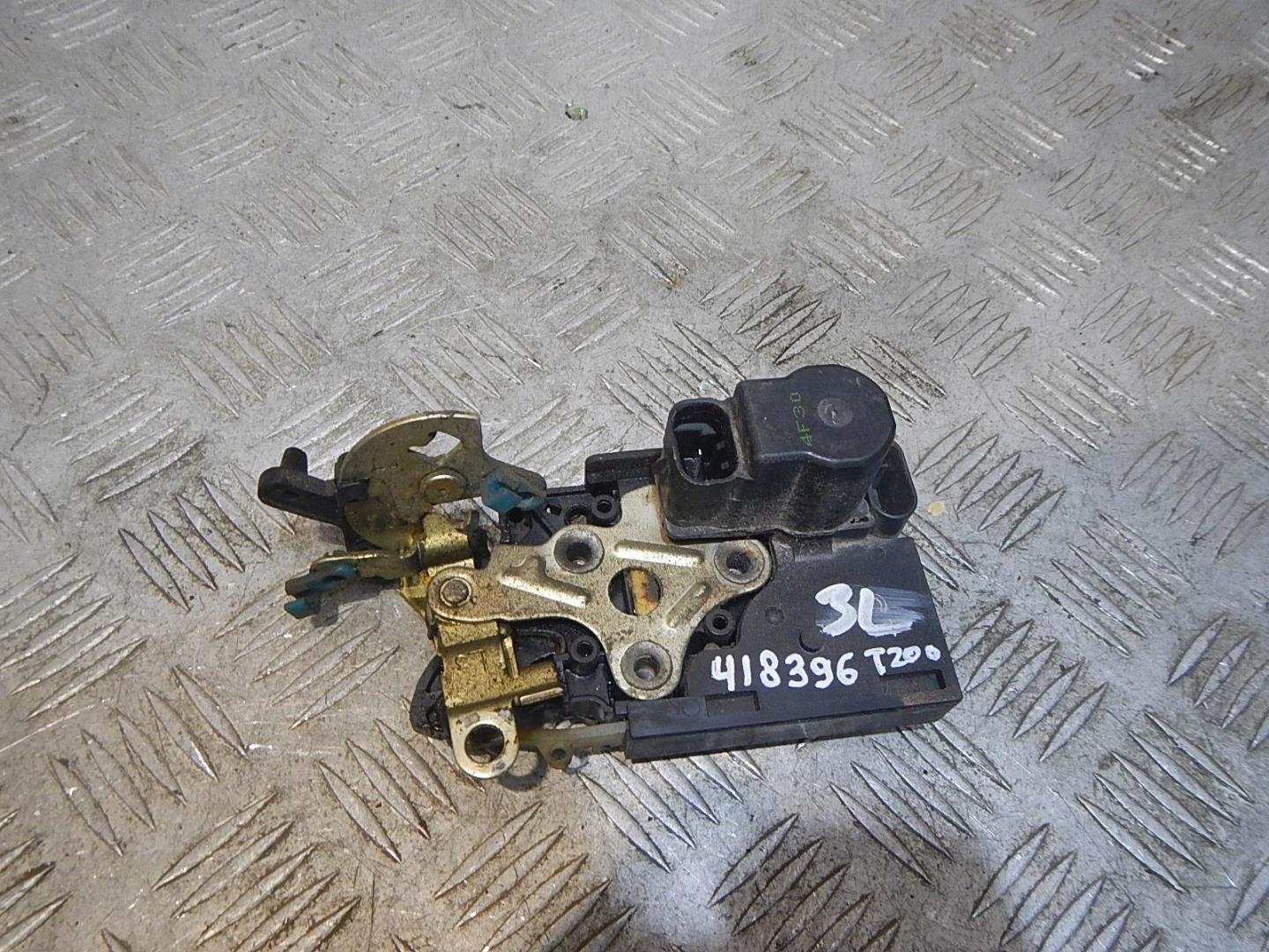 Замок двери задней левой