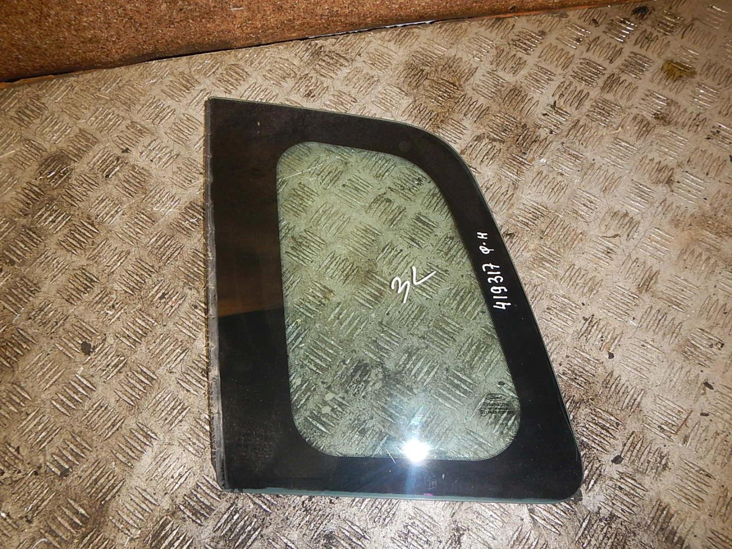 Стекло кузовное глухое левое