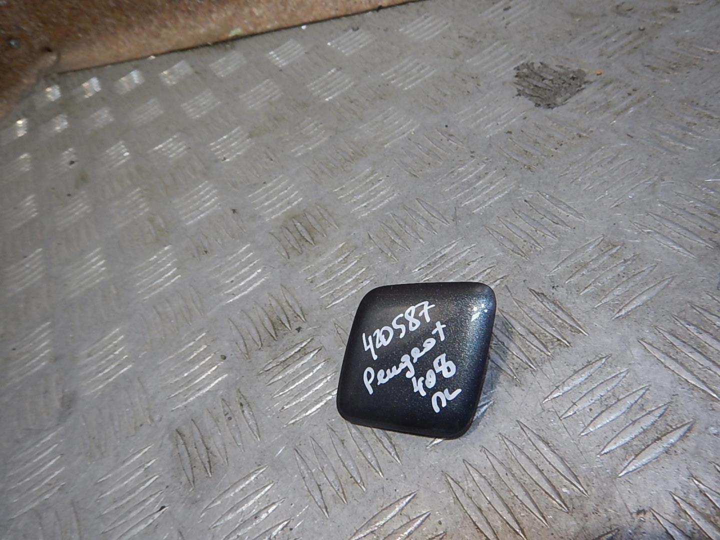 Крышка форсунки омывателя фар