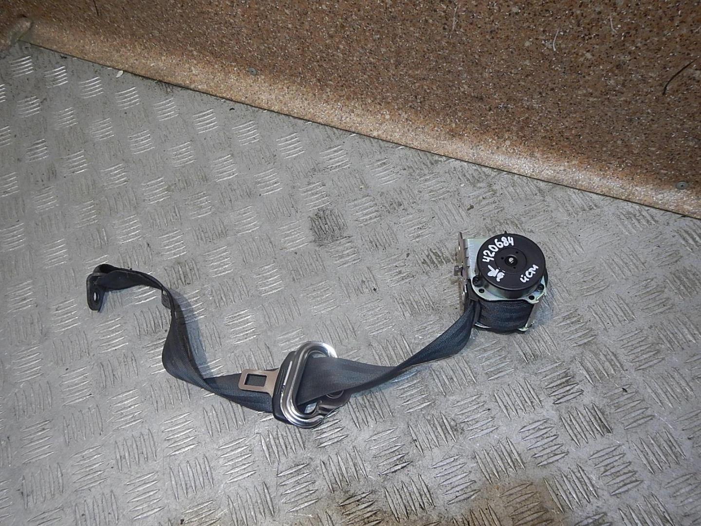 Ремень безопасности