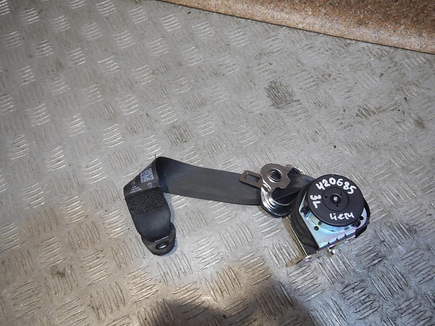 Ремень безопасности