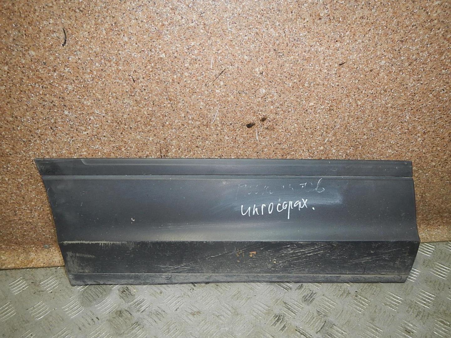 Молдинг задней правой двери