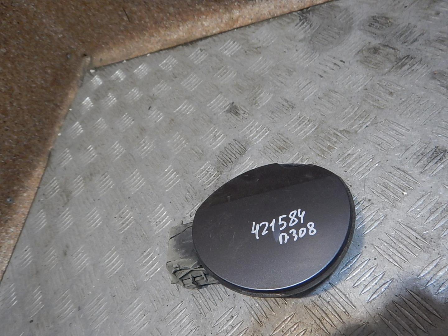 Лючок бензобака