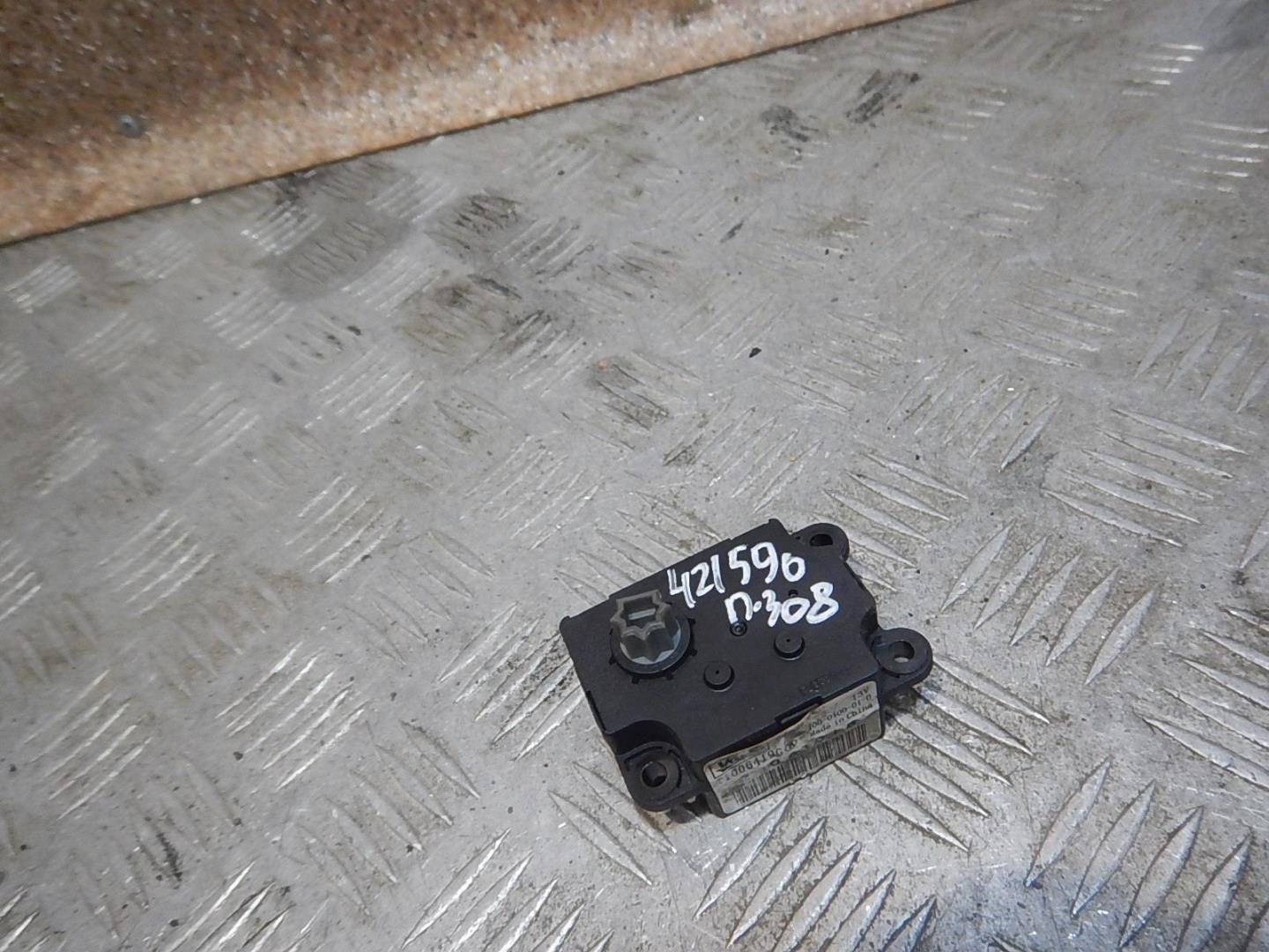 Моторчик заслонки печки