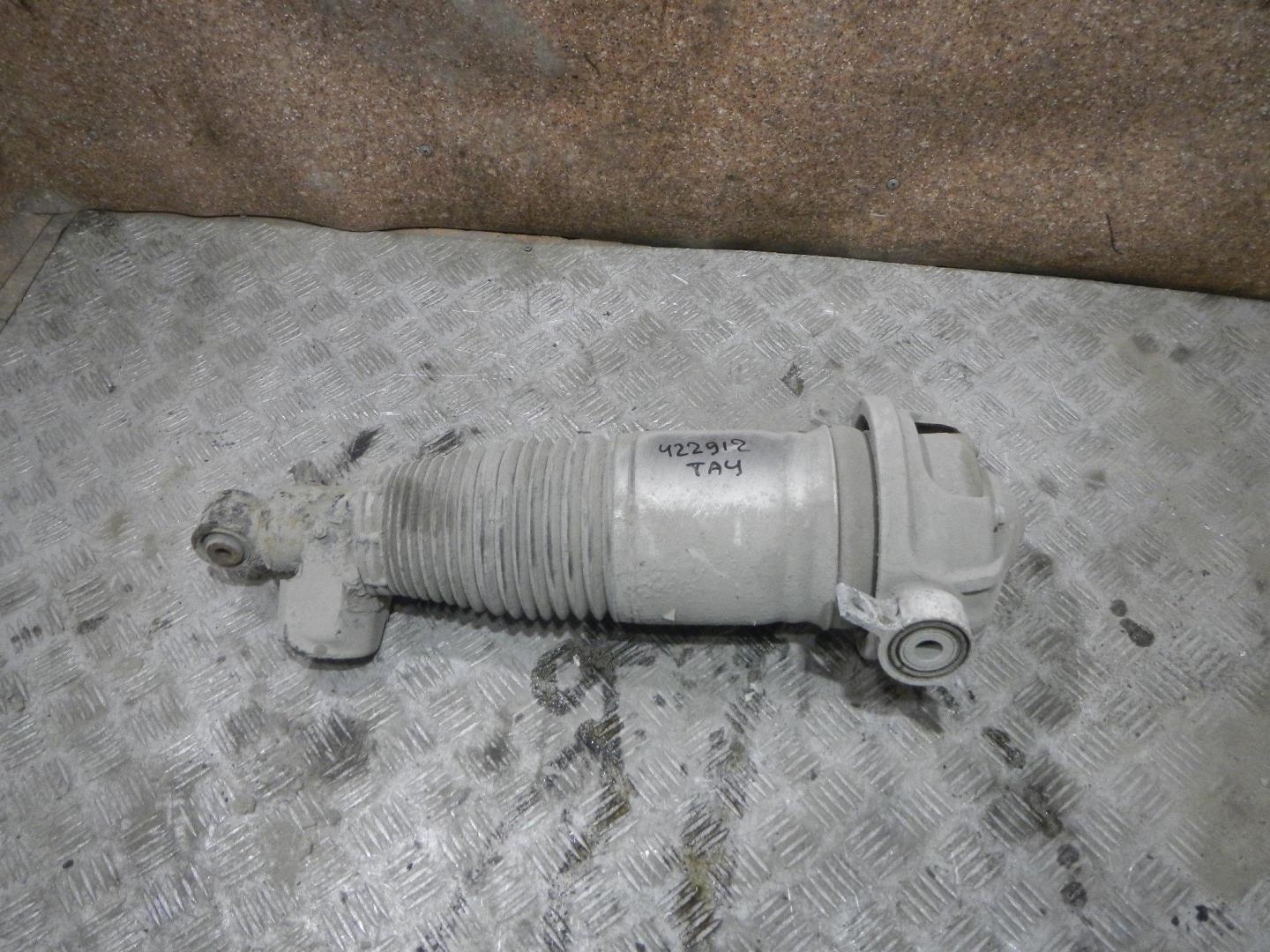 Амортизатор задний правый