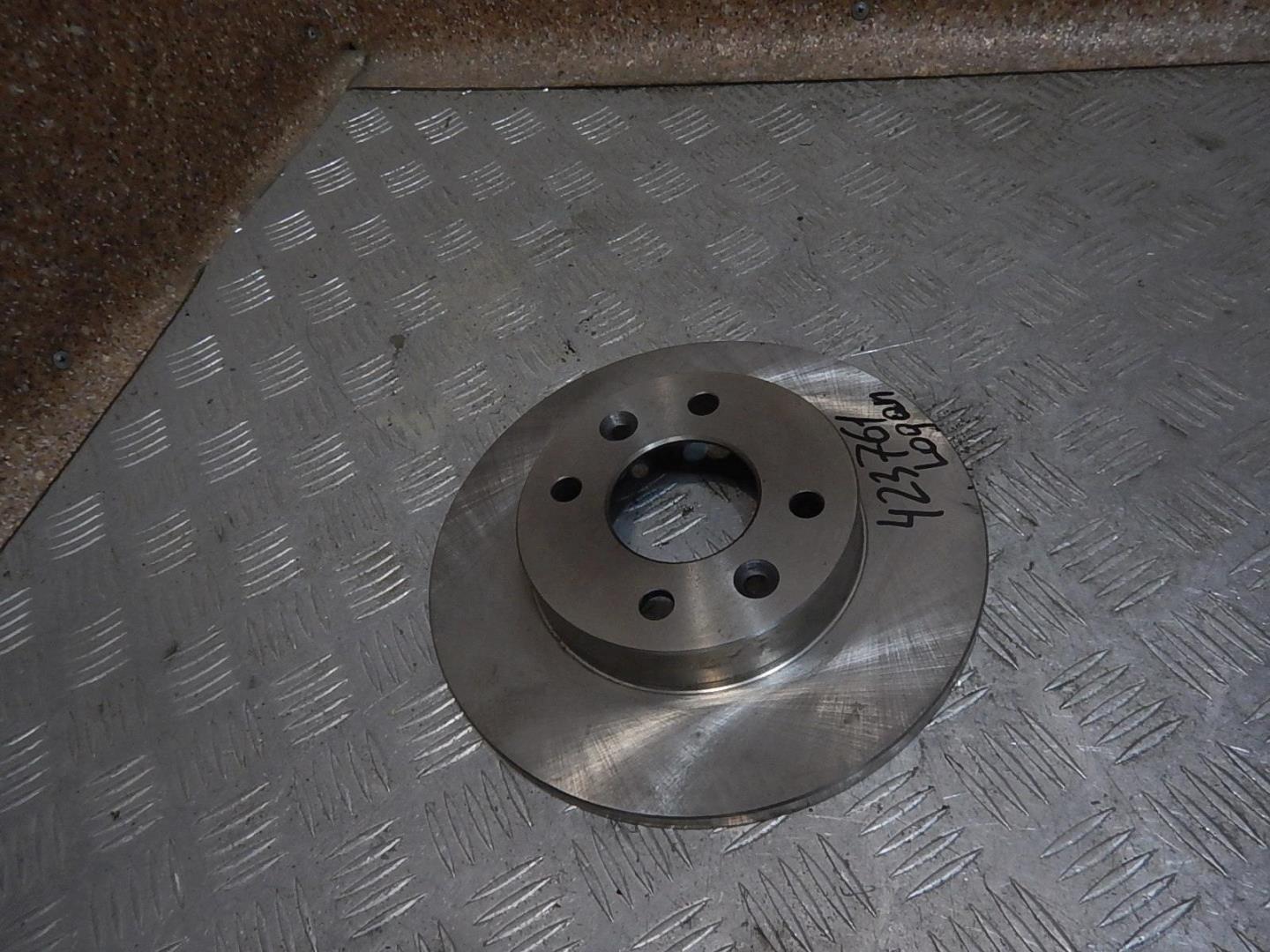 Диск тормозной передний не вентилируемый