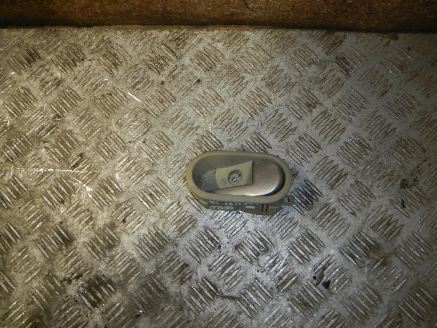 Ручка двери внутренняя правая