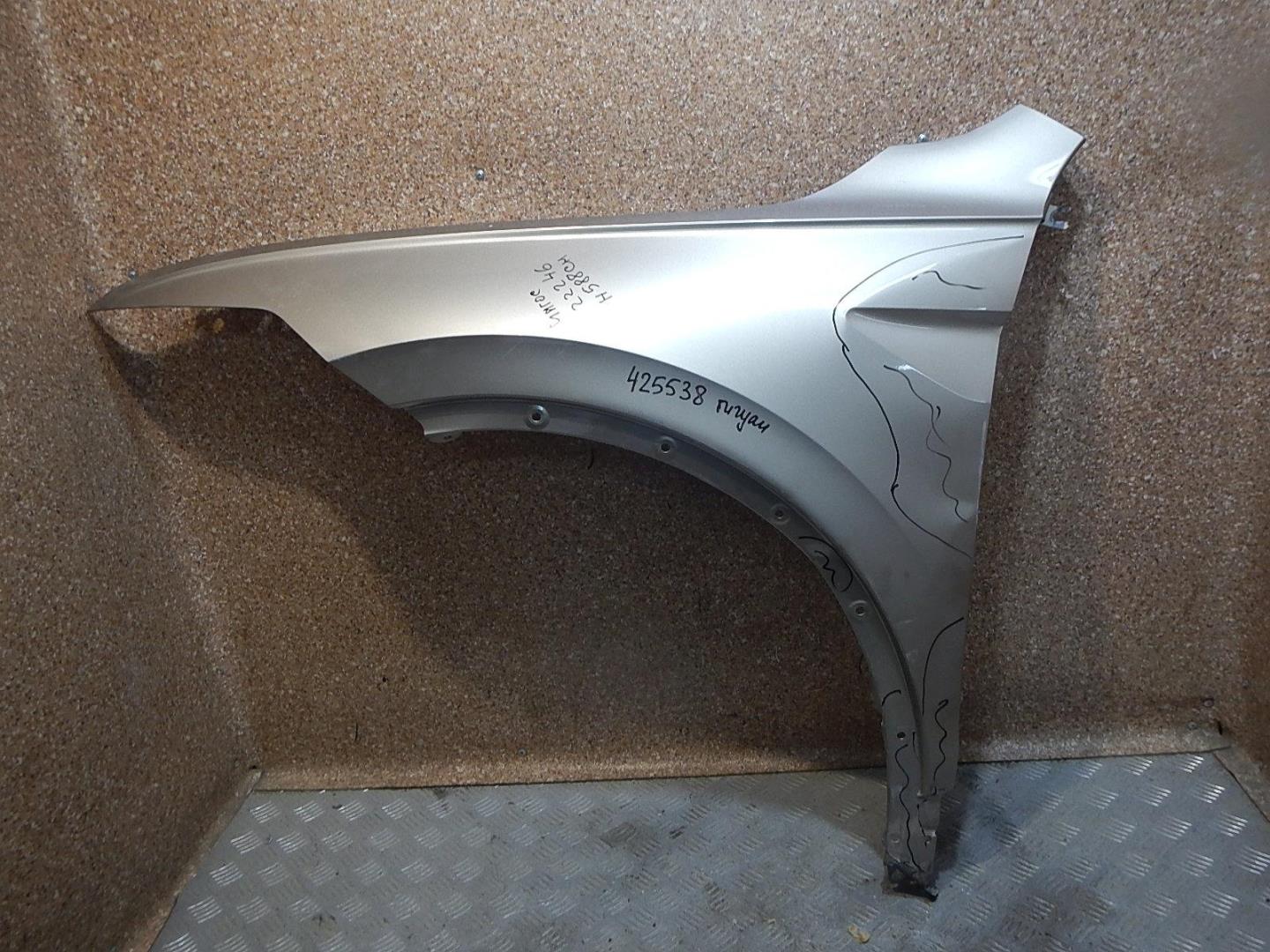 Крыло переднее левое