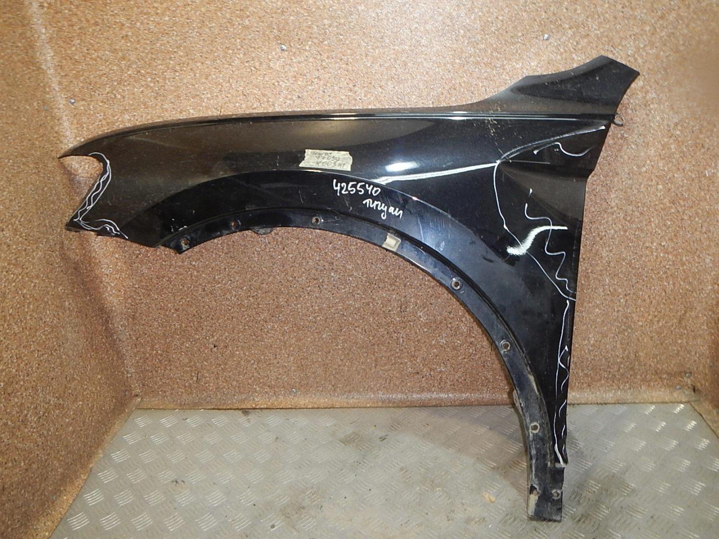 Крыло переднее левое