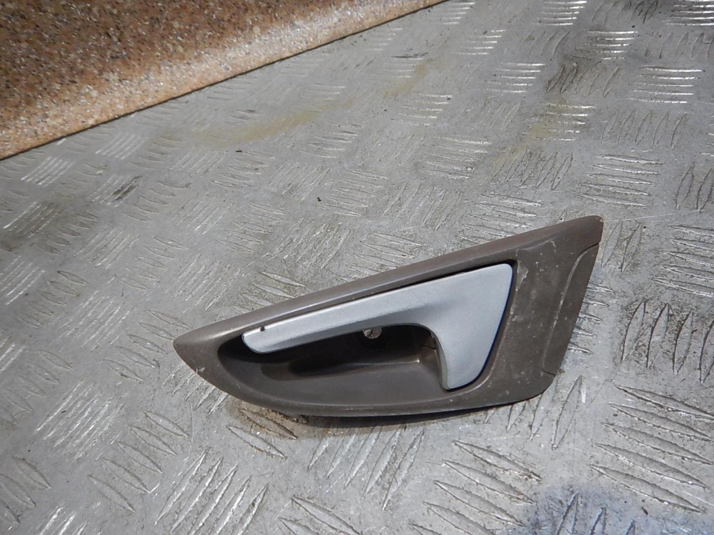 Ручка двери внутренняя левая