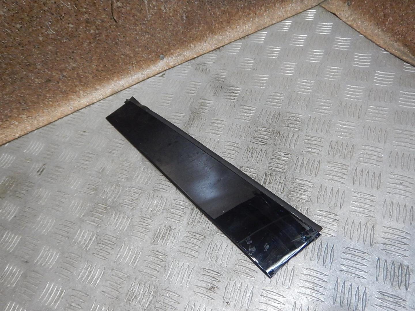 Накладка двери задней правой