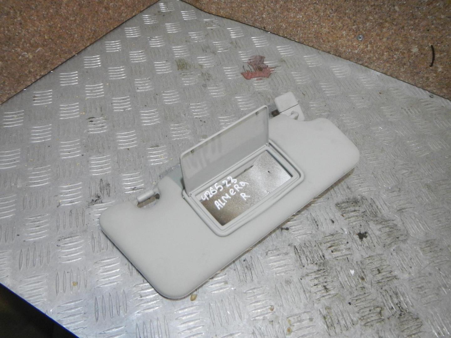 Козырек солнцезащитный