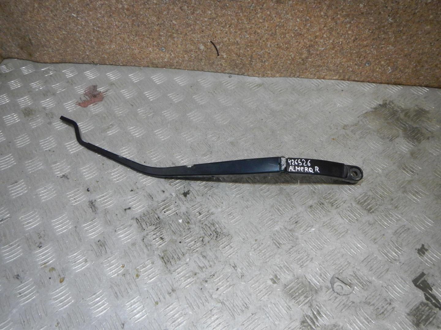 Поводок стеклоочистителя передний правый