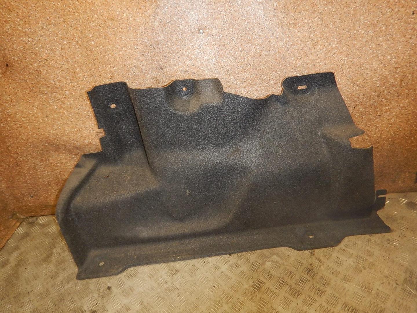 Обшивка багажника