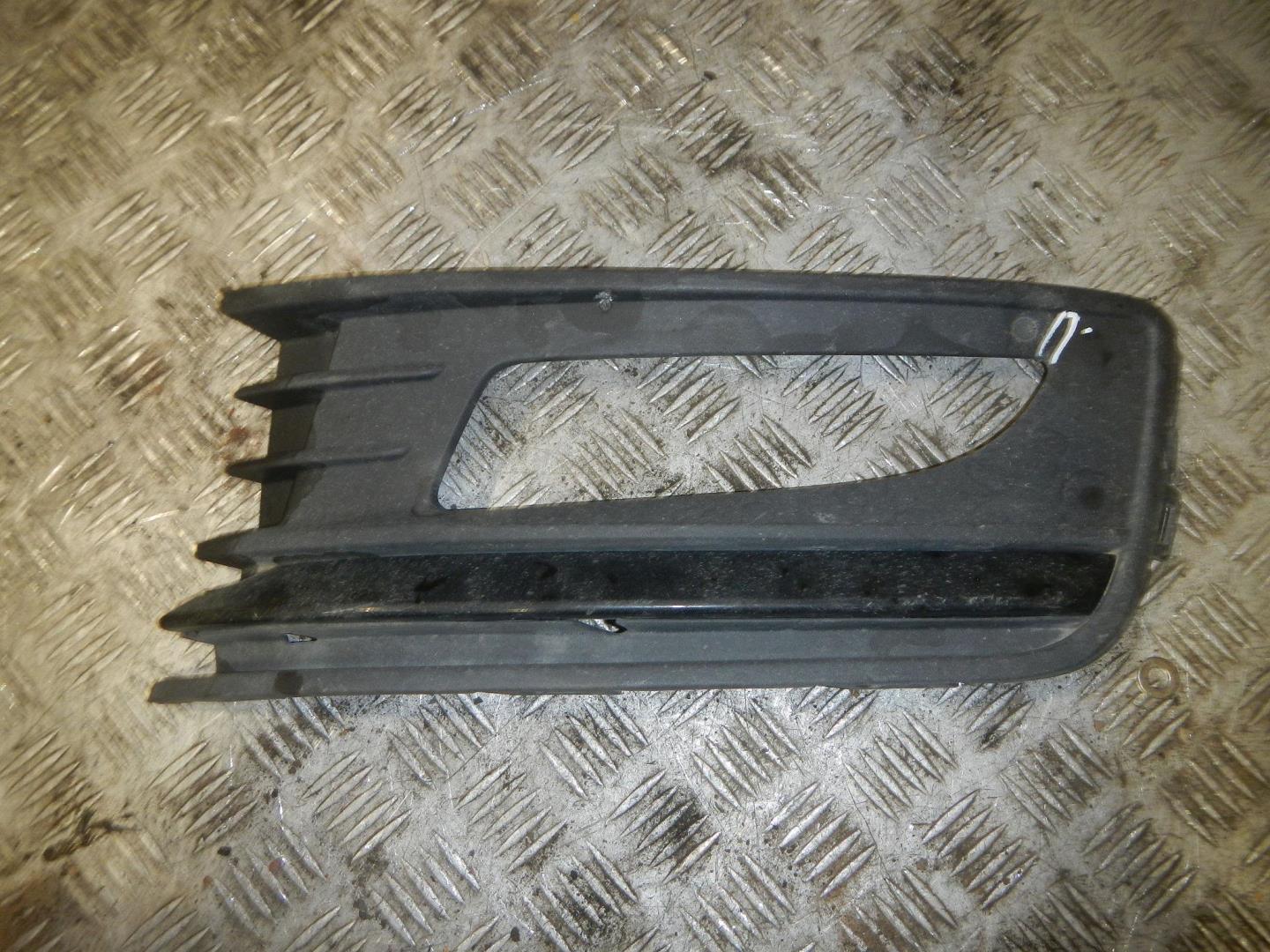 Решетка в бампер левая