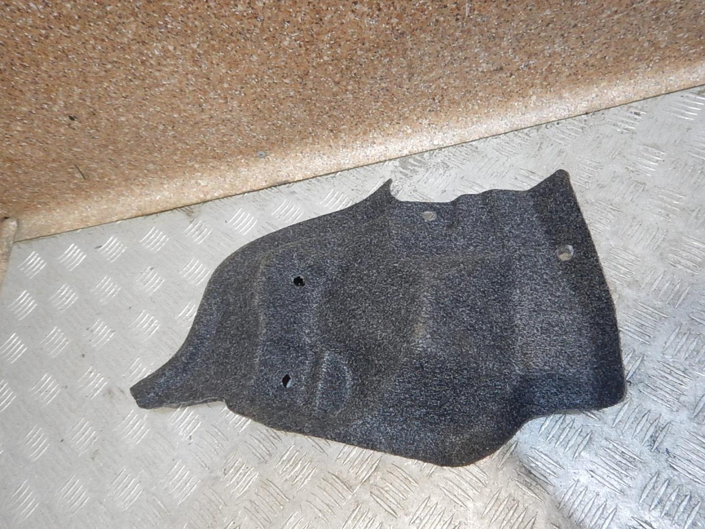 Обшивка багажника