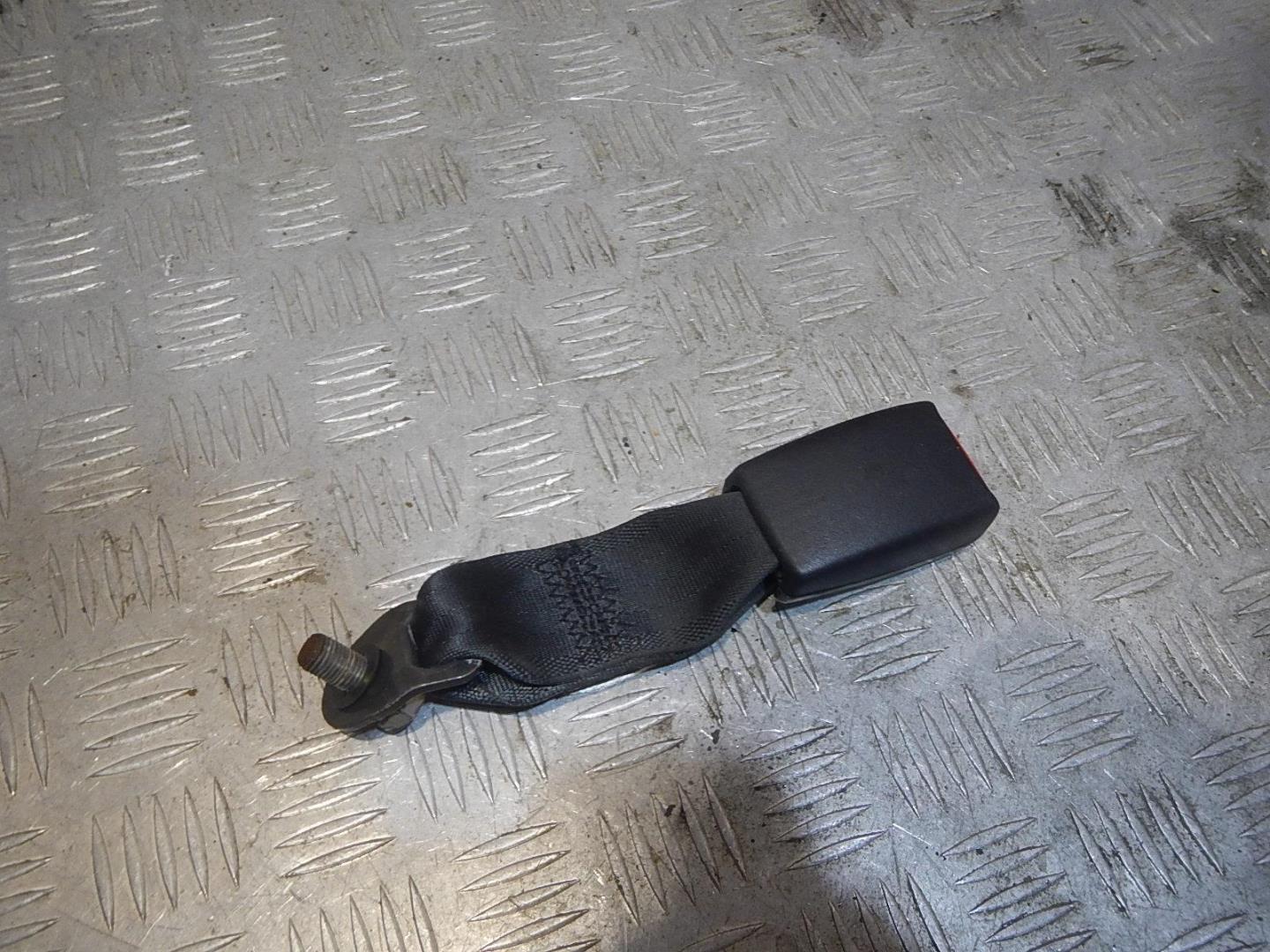 Ответная часть ремня безопасности