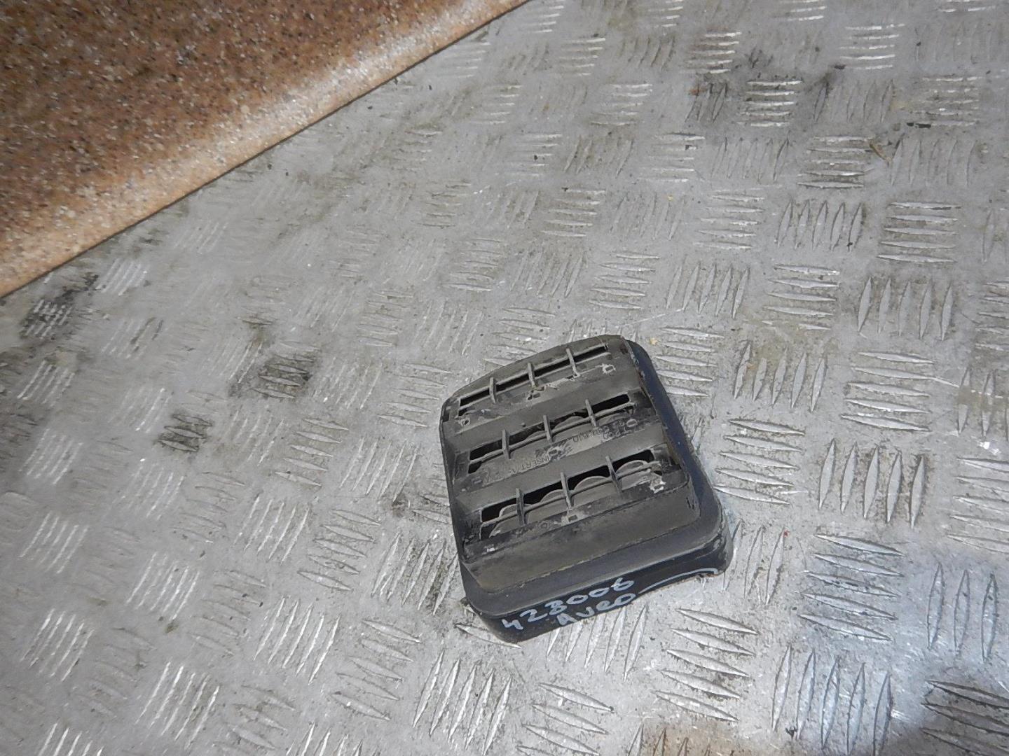 Решетка вентиляционная