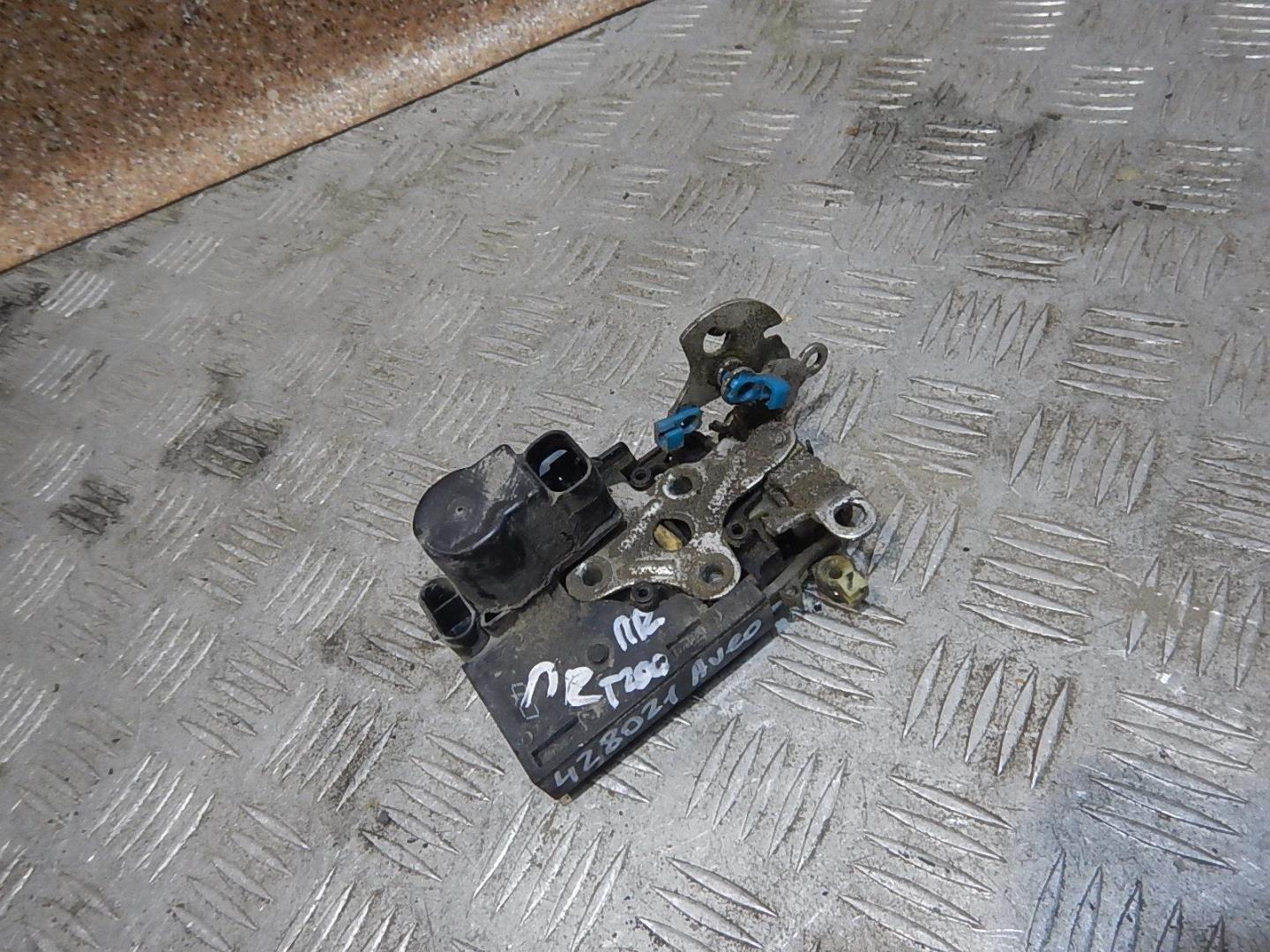 Замок двери передней правой